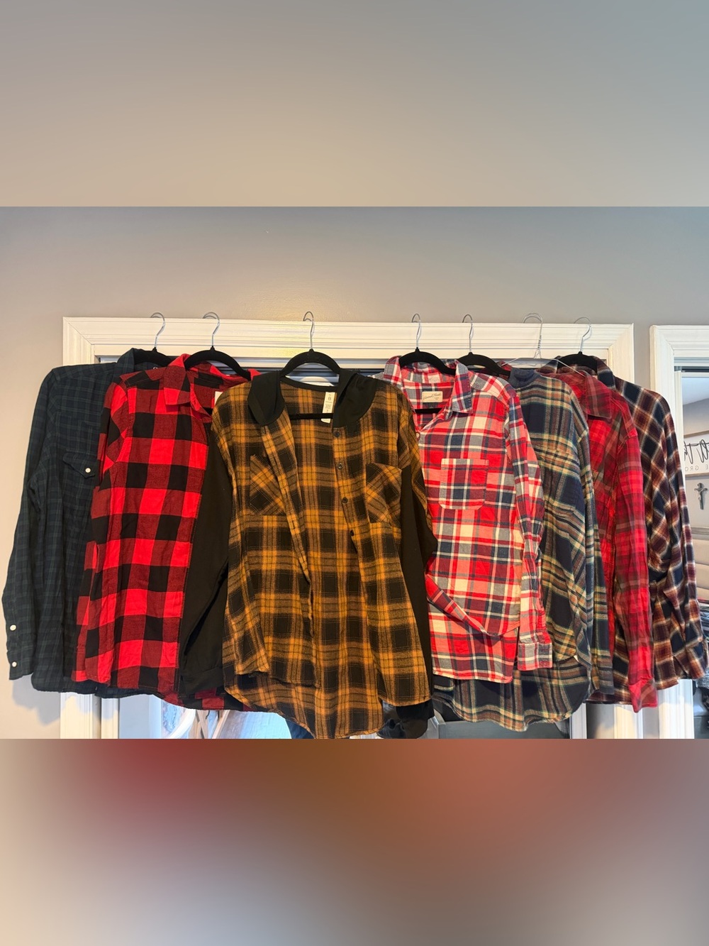 Lot of Women's Plaid Flannels Mixed Brands Excellent condition Sizes M - XL